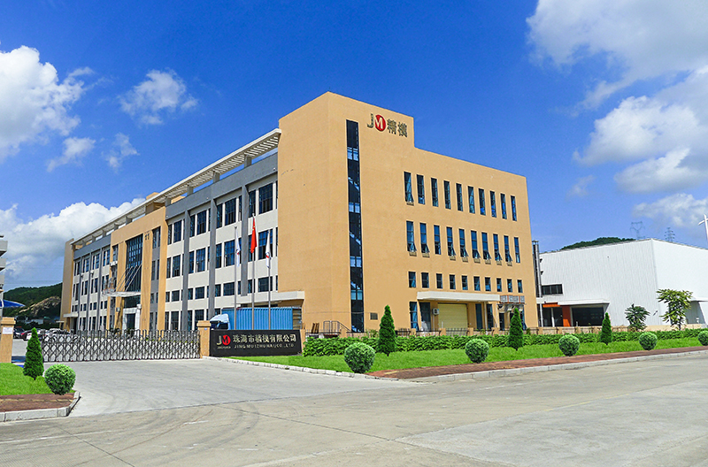 美國(guó)首次合作客戶親自到精模工廠驗(yàn)收模具 美國(guó)首次合作客戶親自到精模工廠驗(yàn)收模具