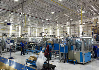 精模公司的代表前往墨西哥客戶(hù)現(xiàn)場(chǎng)提供模具技術(shù)指導(dǎo)